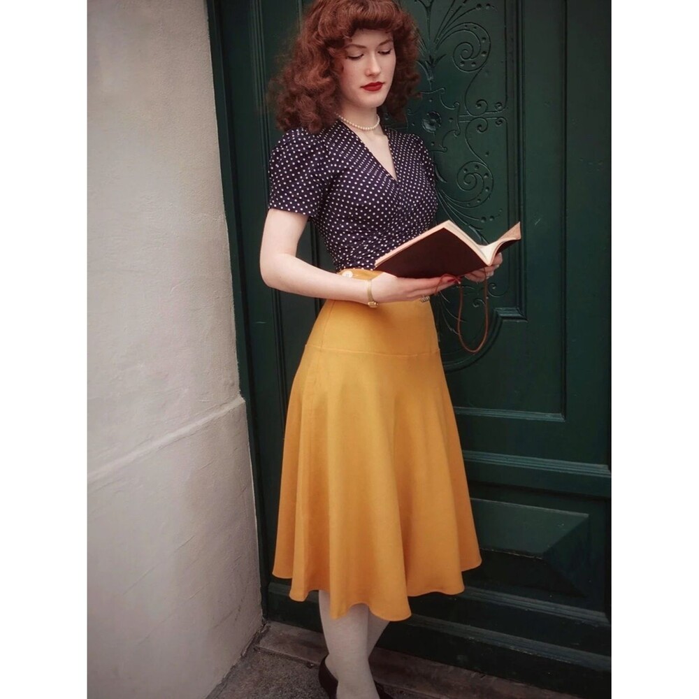 NWT Pretty Retro 1940s Yoke Skirt  Gold Size 18 Made in Europe 36.5” waist